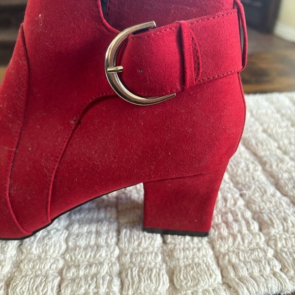 Jaclyn Smith Women's Dulce Fashion Bootie - Red Size 10 - Picture 3 of 12
